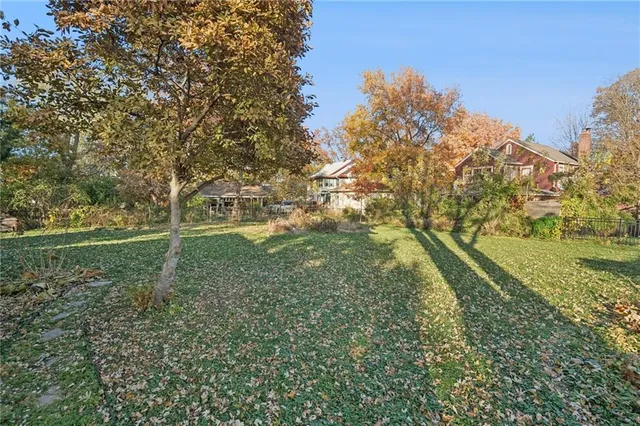 $400,000 | 810 West Waldo Avenue, Independence, MO 64050