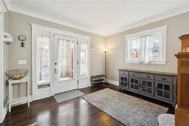 $400,000 | 810 West Waldo Avenue, Independence, MO 64050