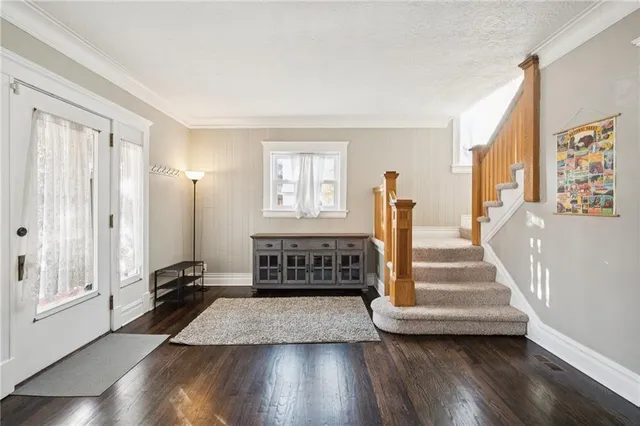 $400,000 | 810 West Waldo Avenue, Independence, MO 64050