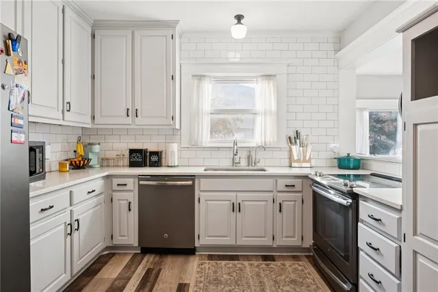 $400,000 | 810 West Waldo Avenue, Independence, MO 64050