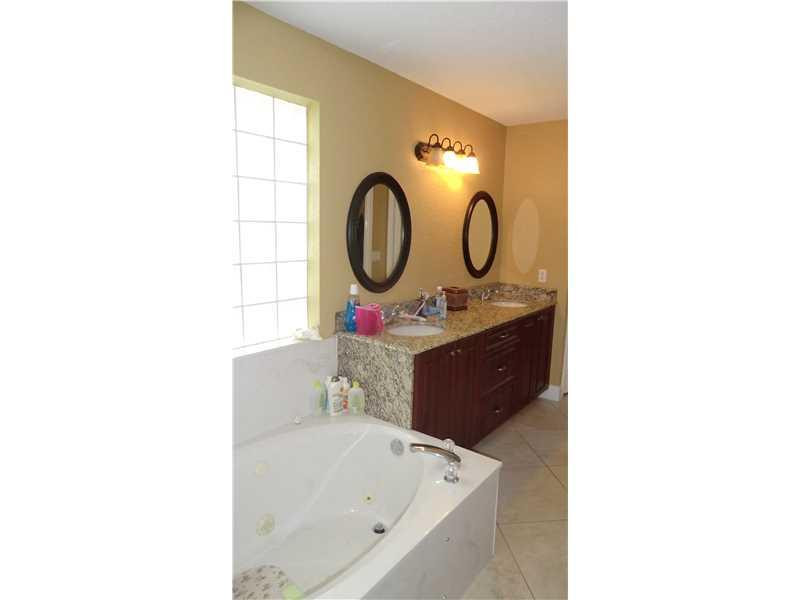 10831 La Salinas Circle Boca Raton, FL 33428 - Photo 11 of 28 Bathroom Master.