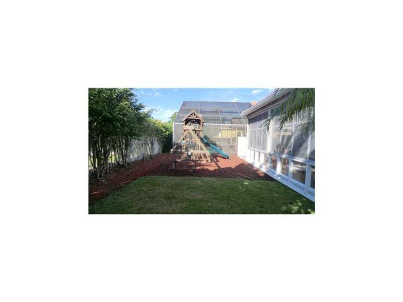 10831 La Salinas Circle Boca Raton, FL 33428 - Photo 19 of 28 Yard/Garden.