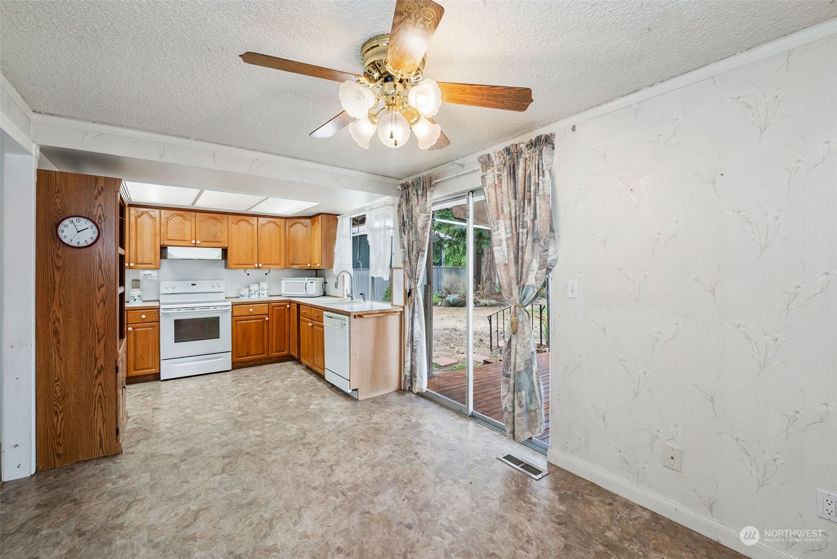 5009 Brasch Road Southeast Port Orchard, WA 98367 - Photo 5 of 23 Gallery Image 5