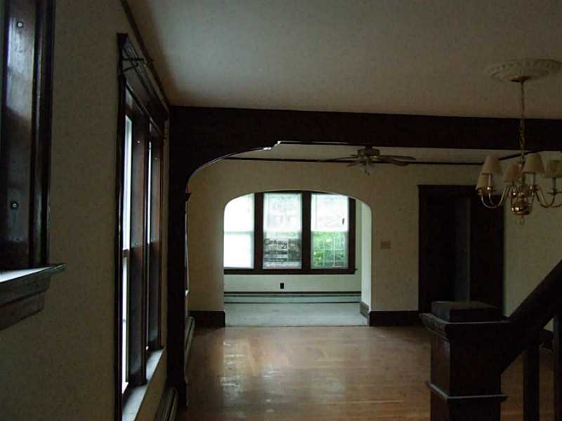 271 Winter Street, Unit 2 Woonsocket, RI 02895 - Photo 3 of 10 Living Room.