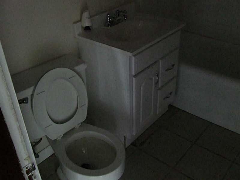 271 Winter Street, Unit 2 Woonsocket, RI 02895 - Photo 9 of 10 Bathroom.