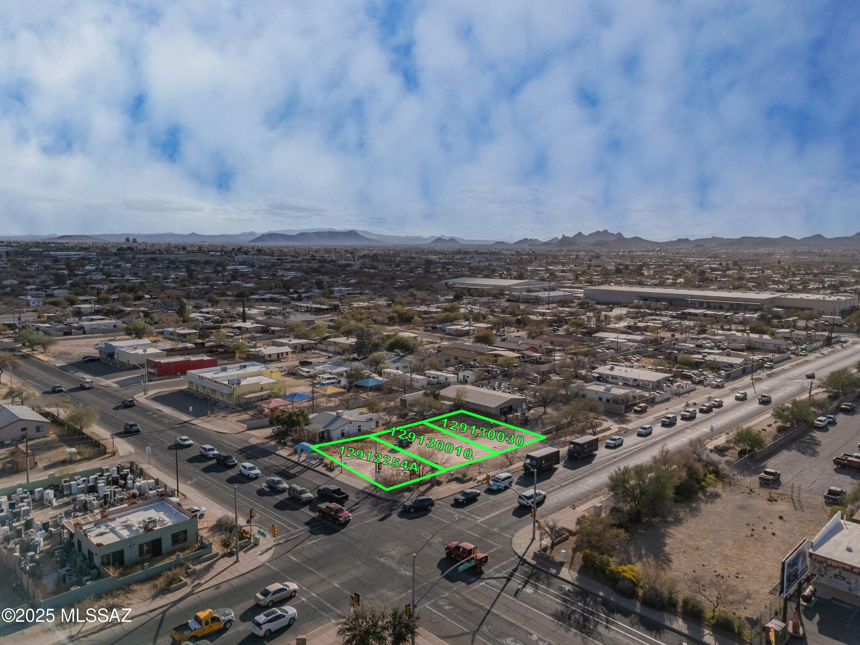 938 East Silverlake Road, Unit 1 Tucson, AZ 85713 - Photo 1 of 14
