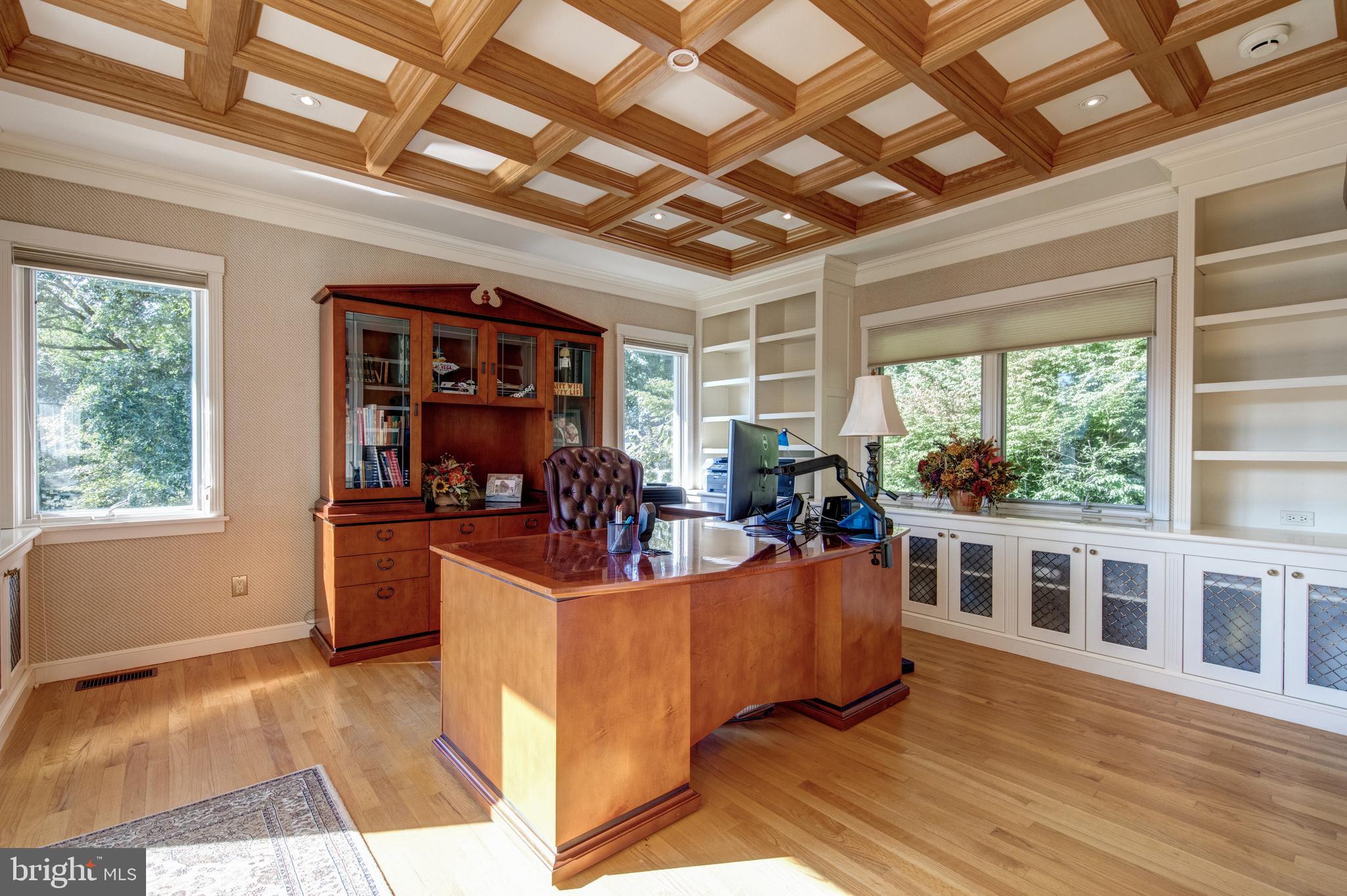 242 Ravenscliff Road Wayne, PA 19087 - Photo 15 of 49 a living room with furniture and a window