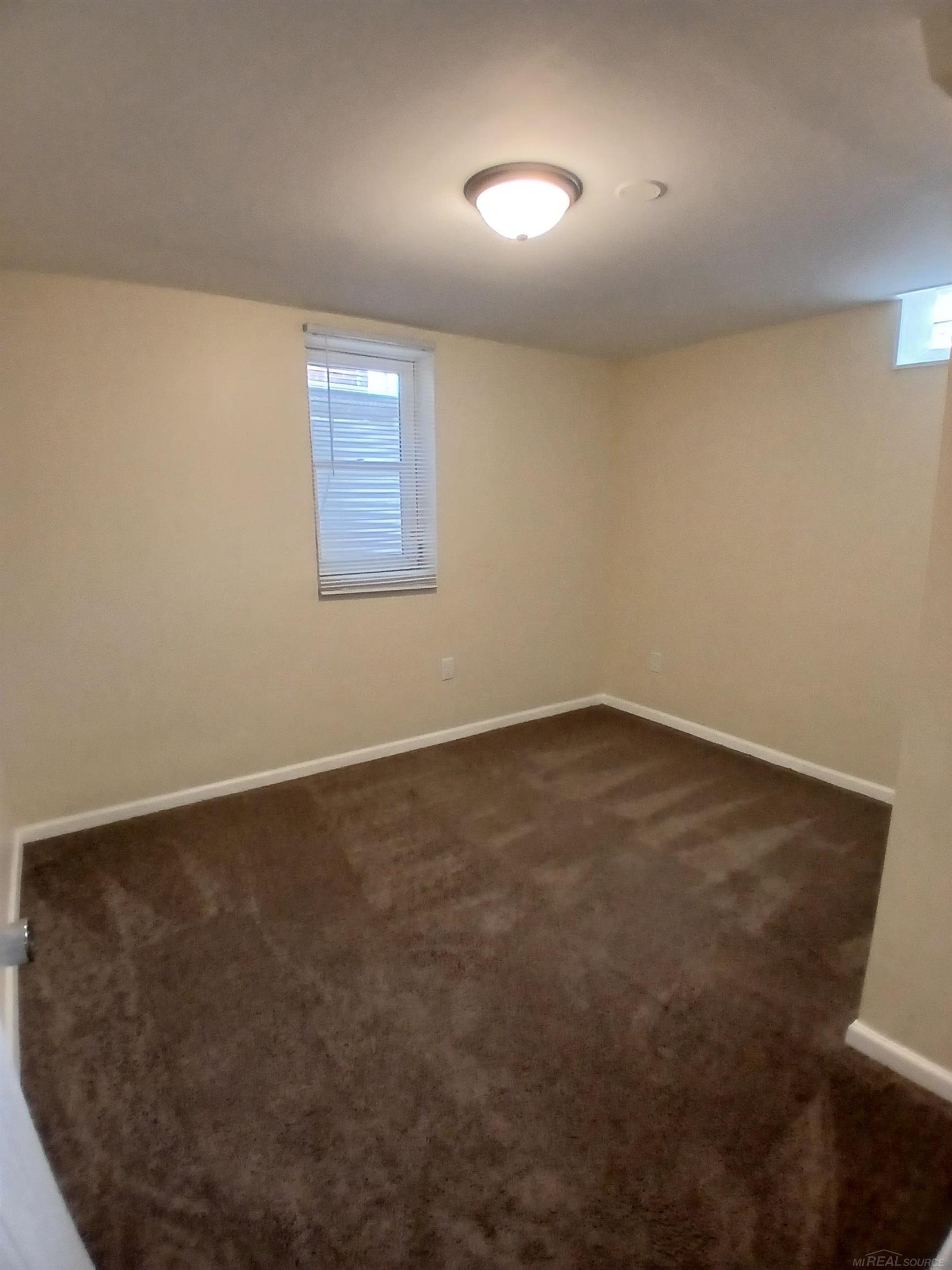 24675 Ridgecroft Avenue Eastpointe, MI 48021 - Photo 26 of 31