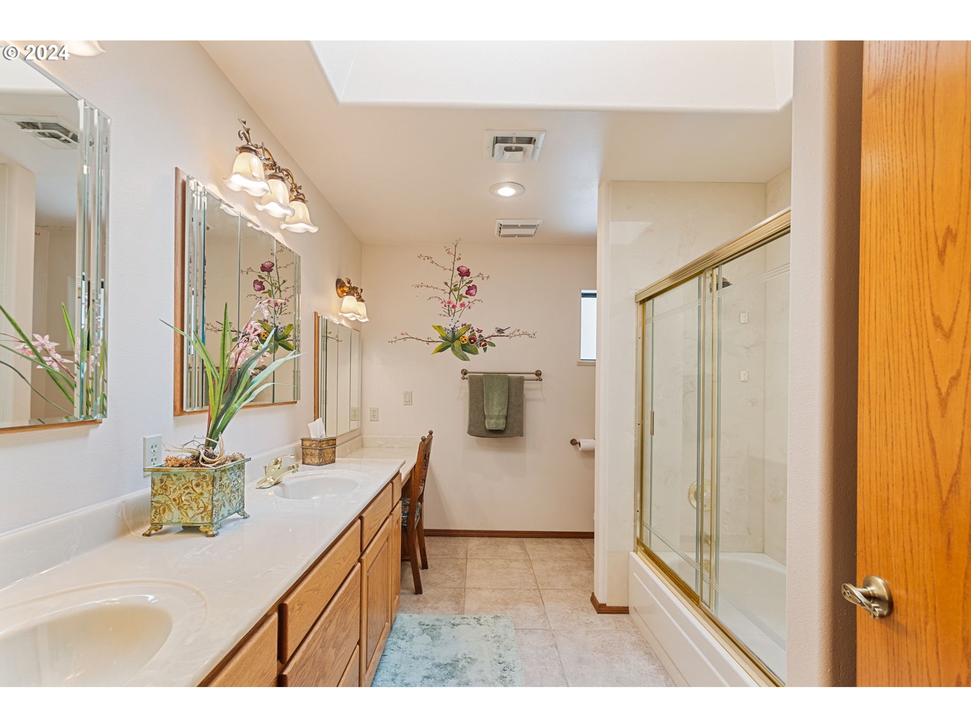 4780 Leonard Road Grants Pass, OR 97527 - Photo 26 of 47 Attached Bathroom #2