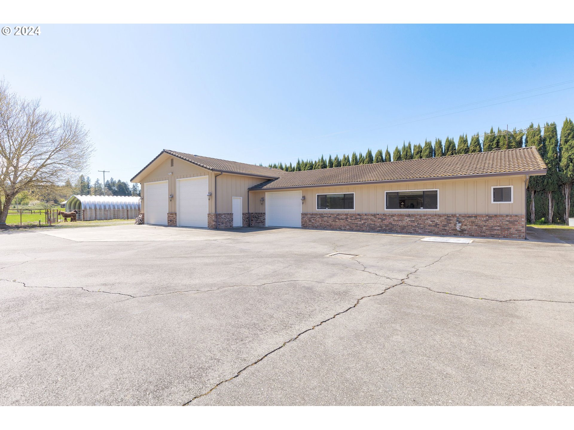 4780 Leonard Road Grants Pass, OR 97527 - Photo 31 of 47 Workshop
