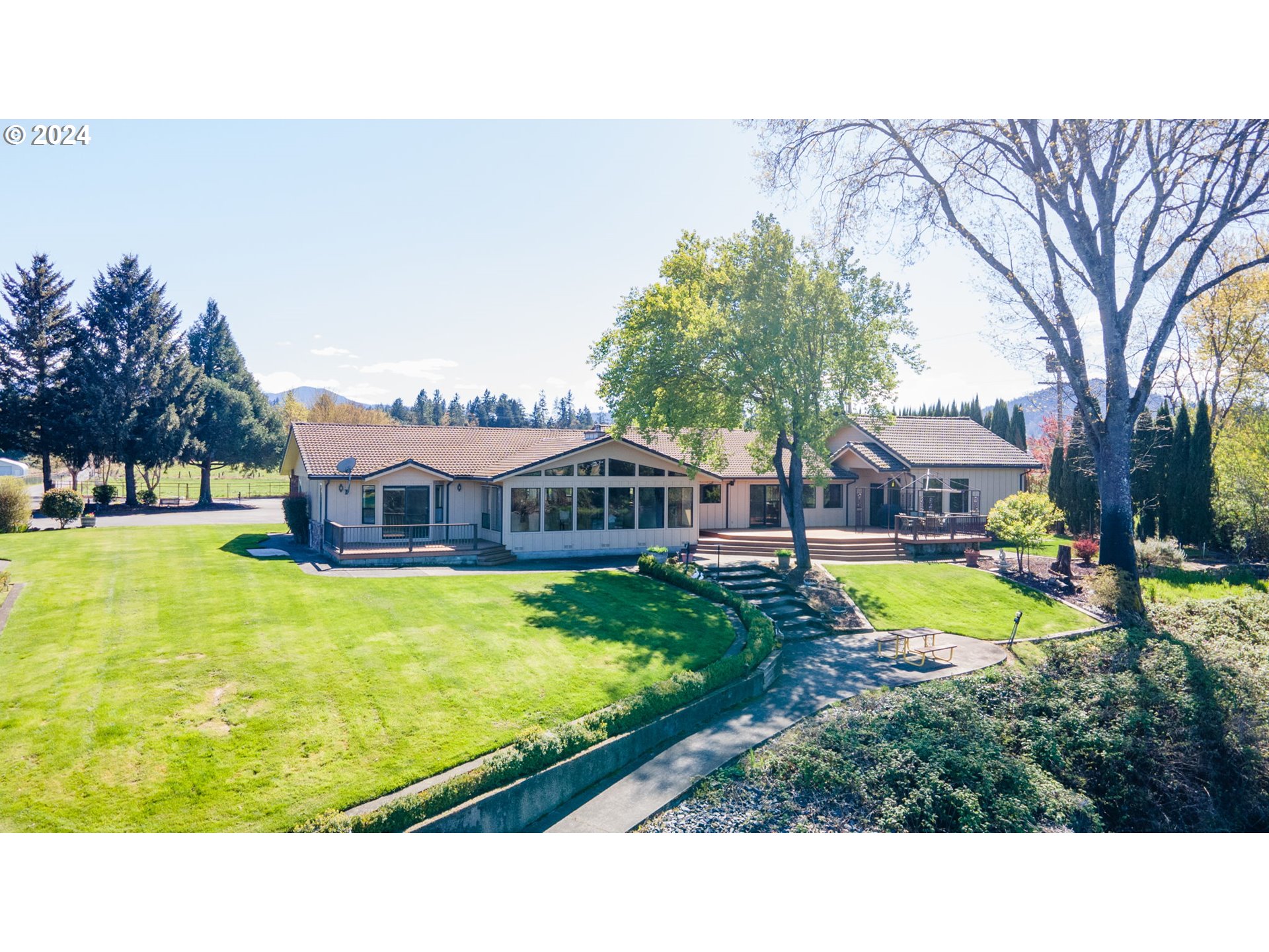 4780 Leonard Road Grants Pass, OR 97527 - Photo 5 of 47