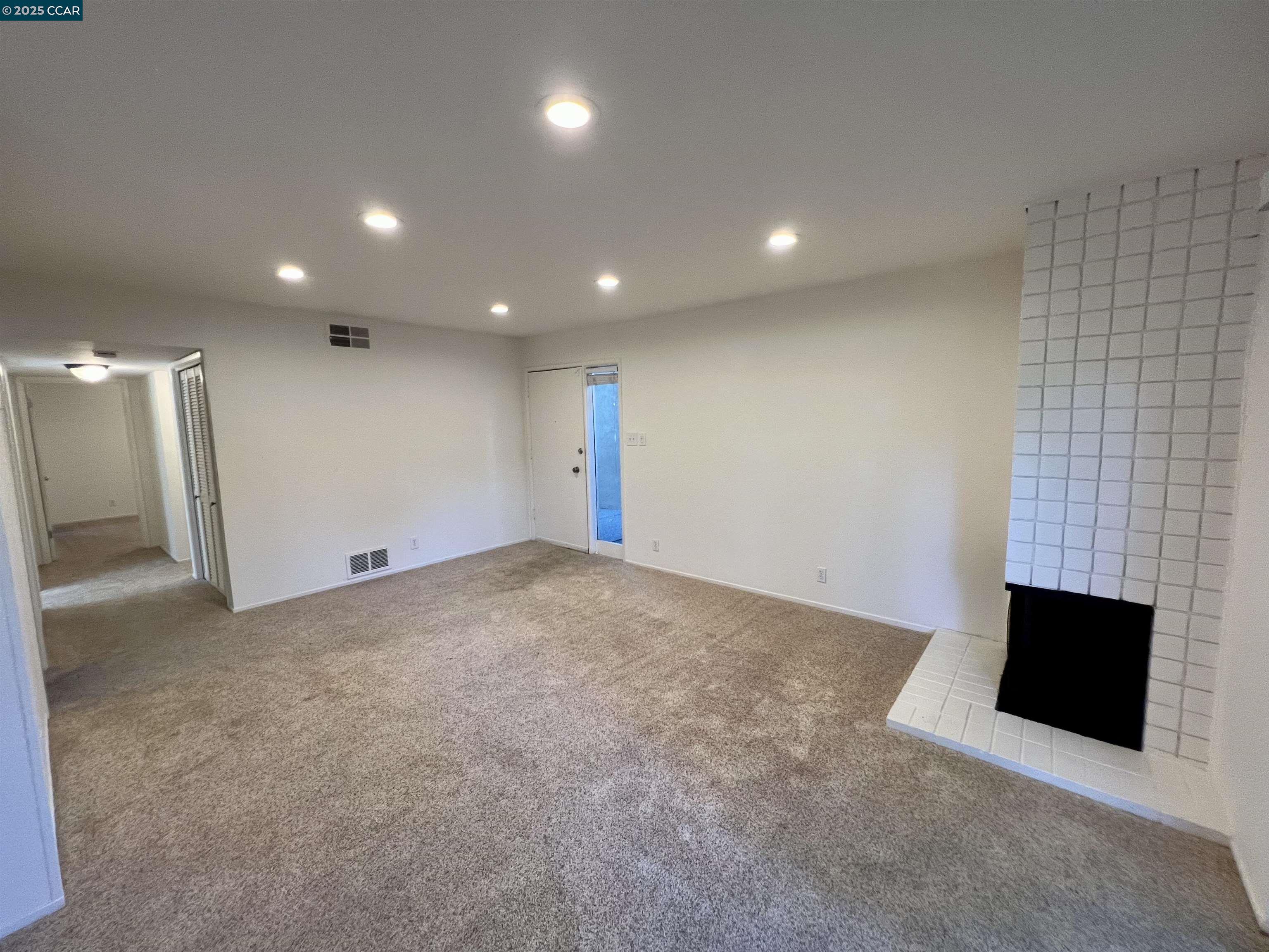 2060 Camel Lane, Unit 4 Walnut Creek, CA 94596 - Photo 5 of 26