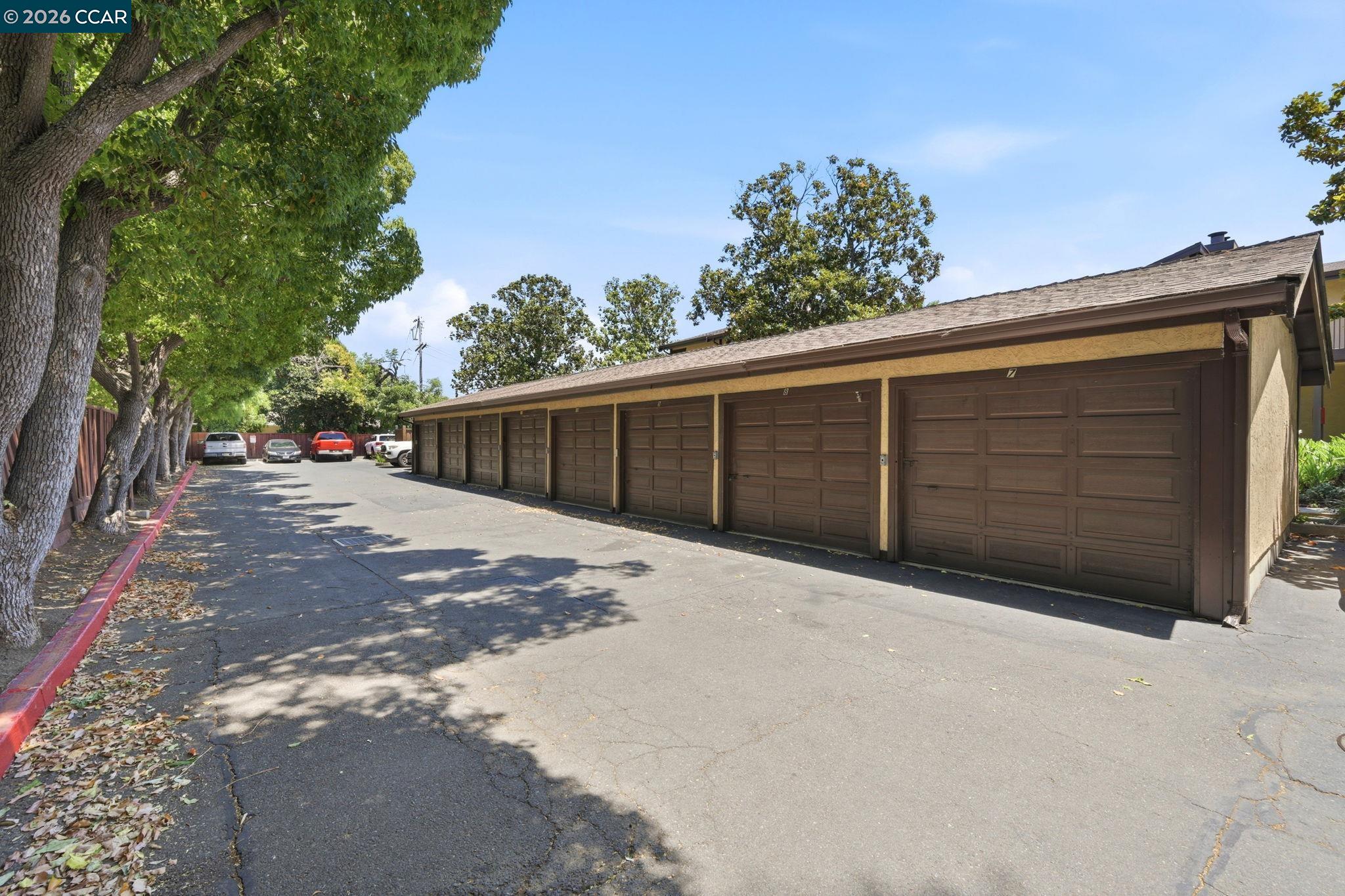 4805 Clayton Road, Unit 12 Concord, CA 94521 - Photo 33 of 35