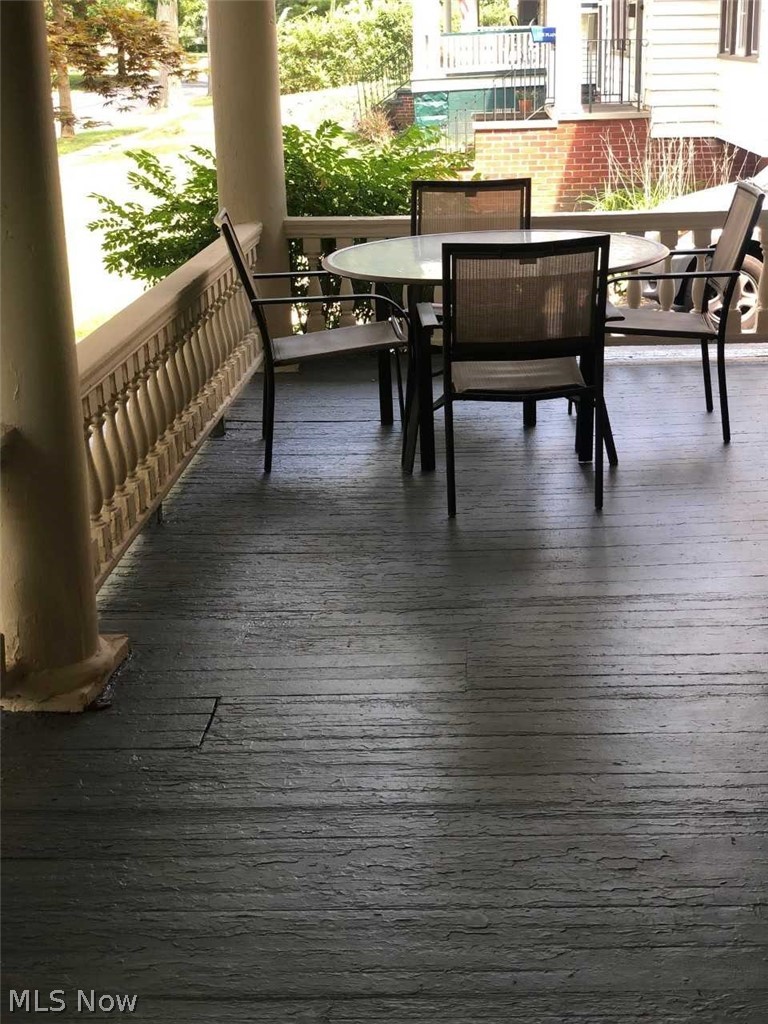 3156 Oak Road Cleveland, OH 44118 - Photo 2 of 30
