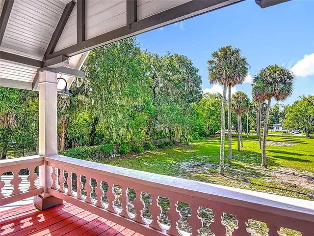 a picture of a wall with a white wall