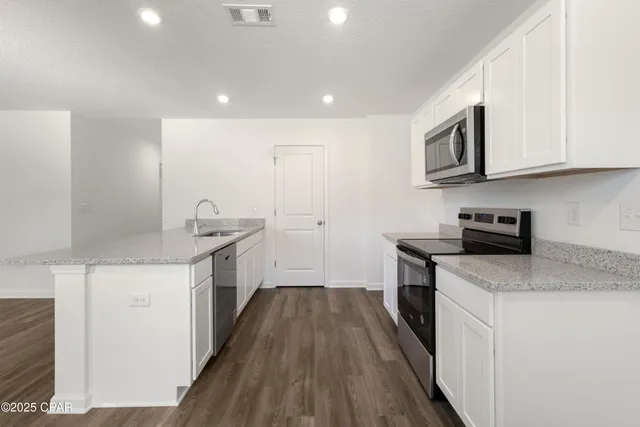 $195,990 | 3803 Airmont Drive, Chipley, FL 32428