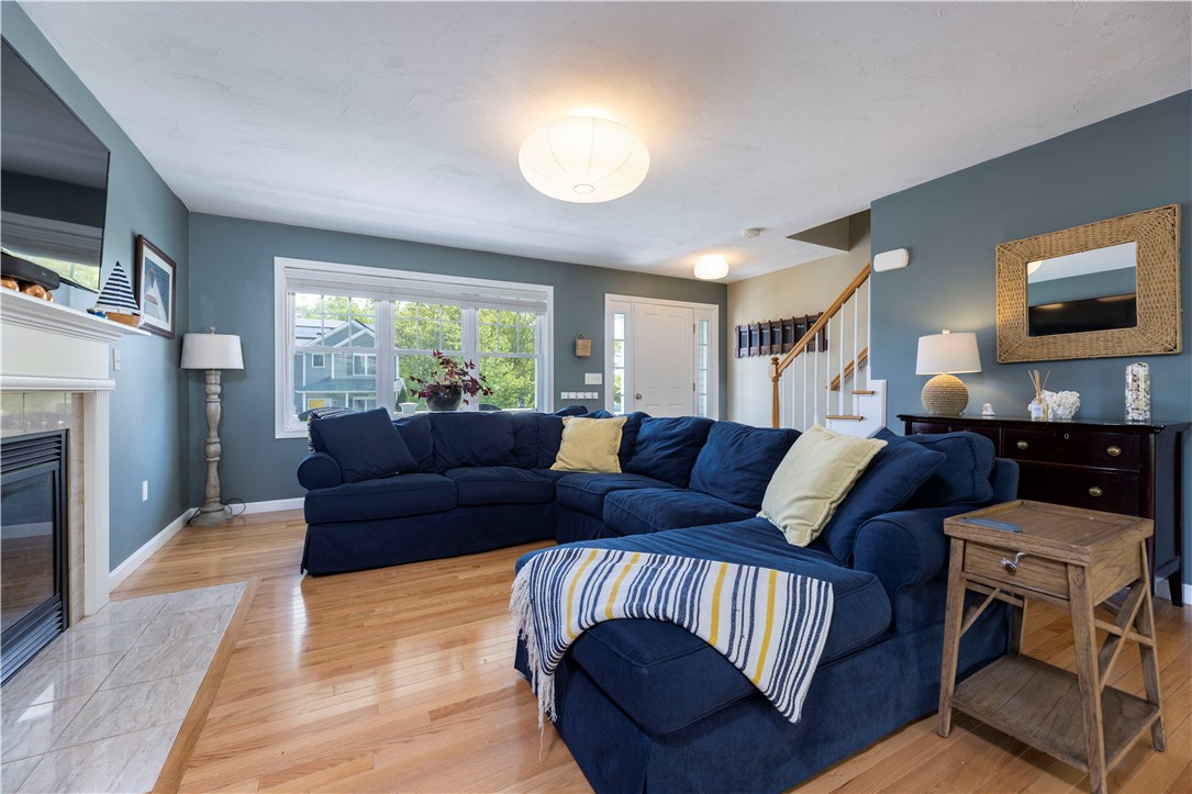 27 Coastwind Drive Westerly, RI 02891 - Photo 4 of 36