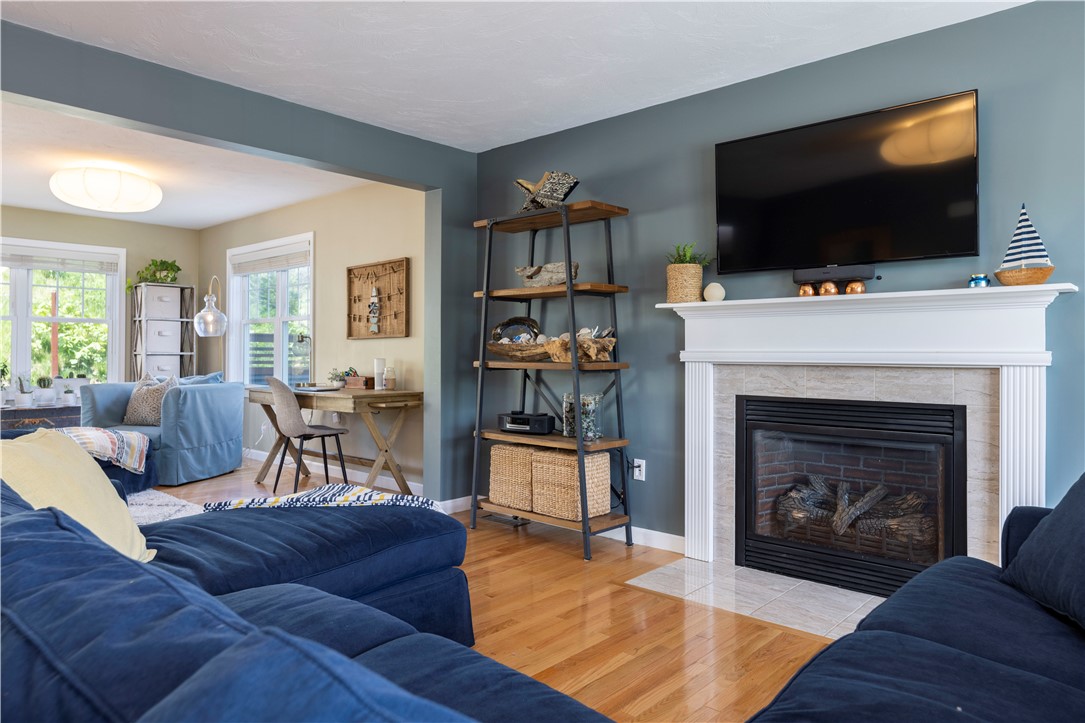 27 Coastwind Drive Westerly, RI 02891 - Photo 5 of 36