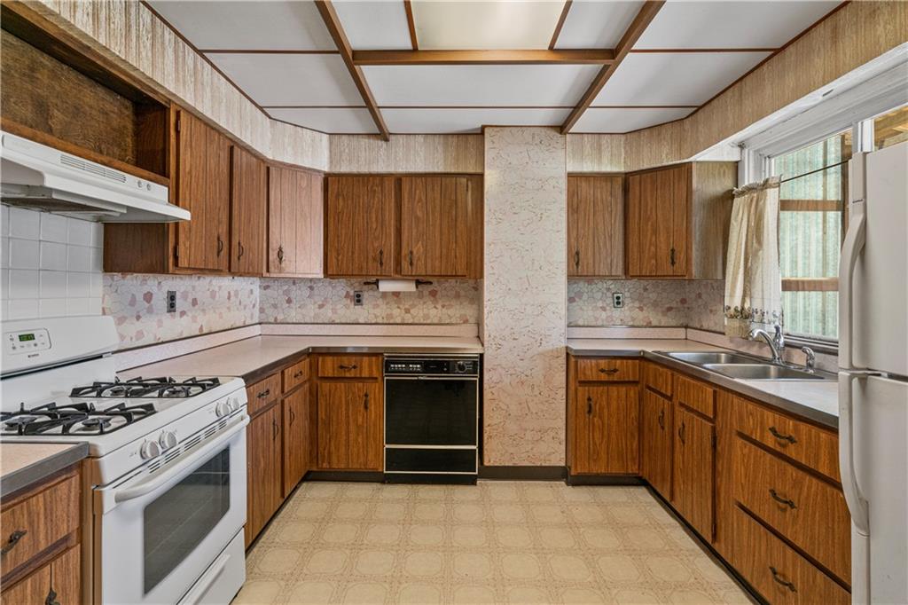 72 Frazier Avenue McKees Rocks, PA 15136 - Photo 16 of 27