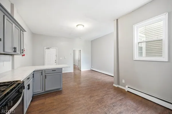 $1,800 | 169 Mt Prospect Avenue, Newark, NJ 07104