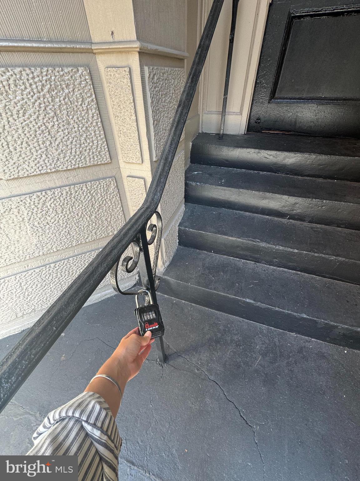 2125 Walnut Street, Unit 4 Philadelphia, PA 19103 - Photo 12 of 12 a view of entryway