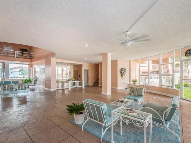 $1,700 | 16400 Gulf Boulevard, Unit 707, North Redington Beach, FL 33708