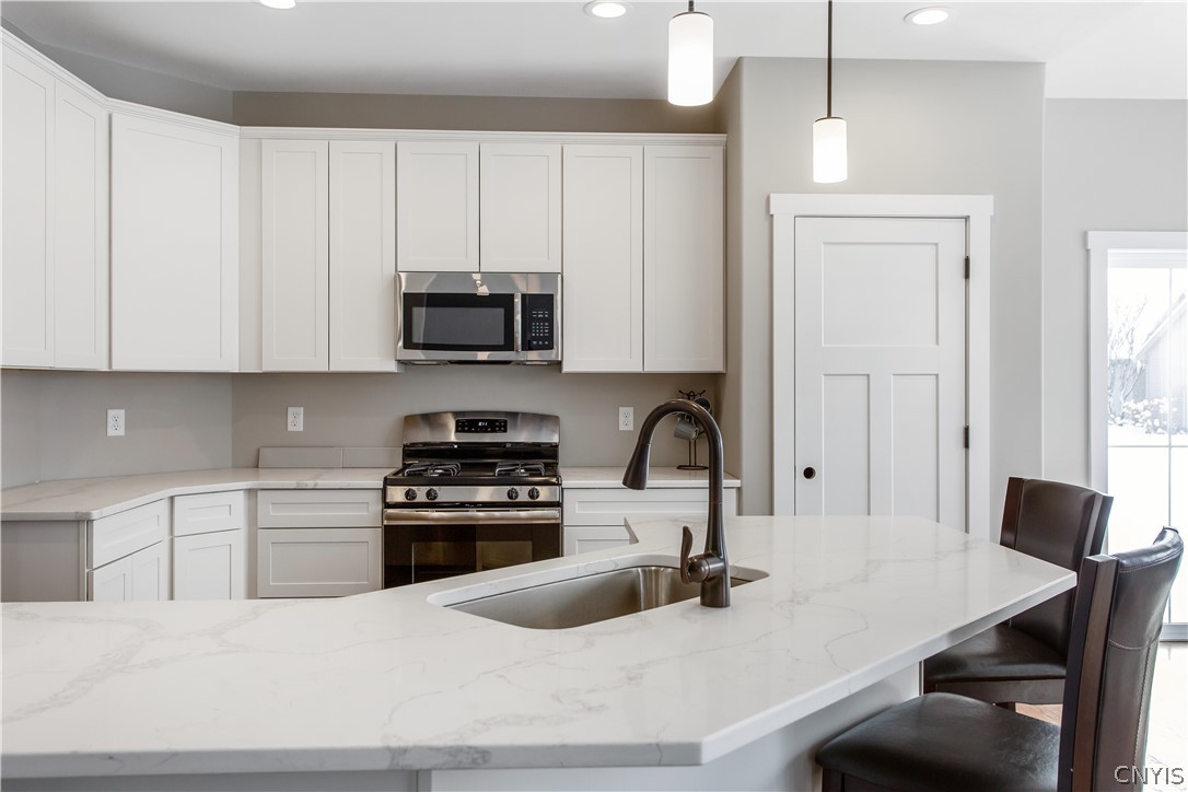 19 Mandarin Circle Manlius, NY 13104 - Photo 17 of 32