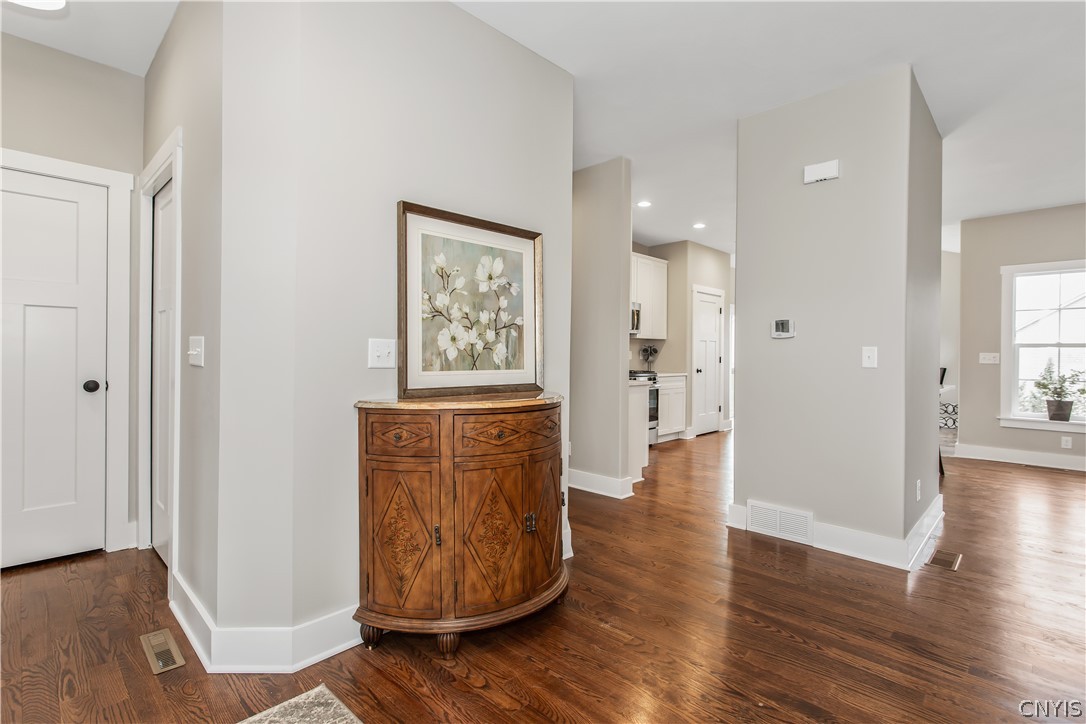 19 Mandarin Circle Manlius, NY 13104 - Photo 5 of 32