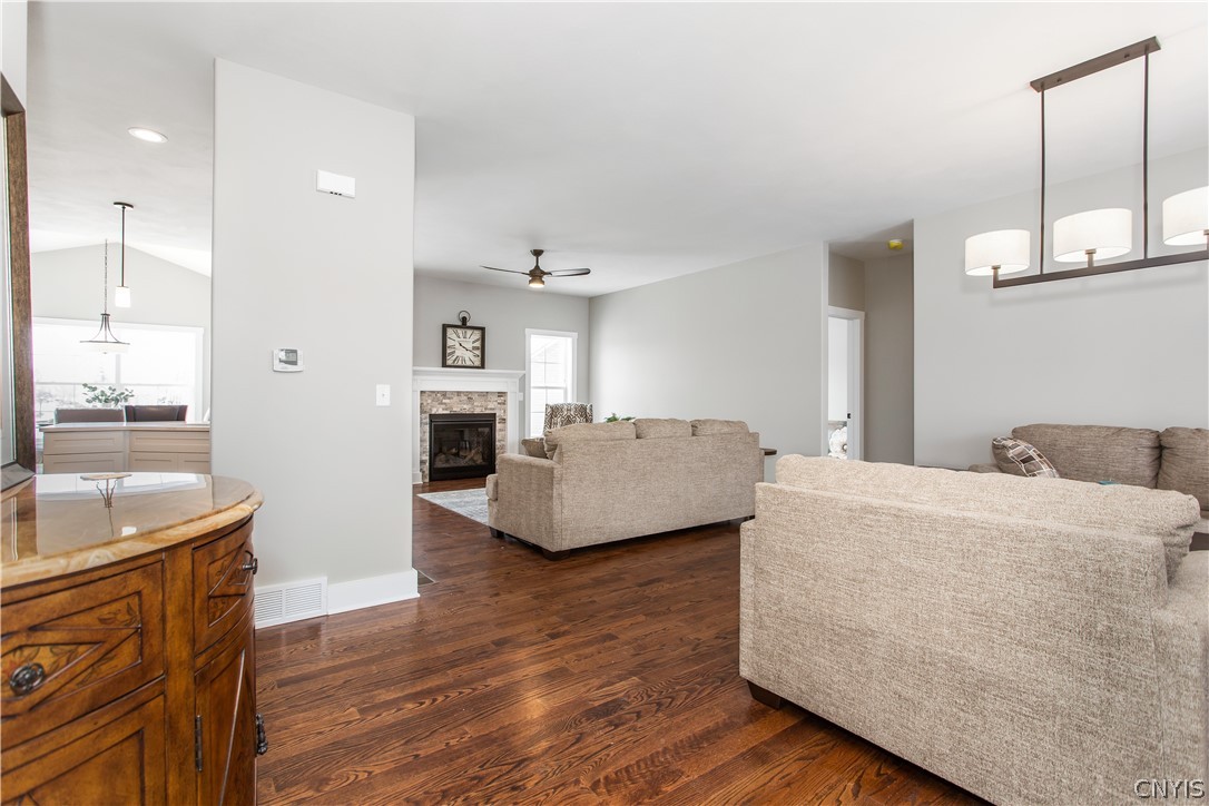 19 Mandarin Circle Manlius, NY 13104 - Photo 7 of 32