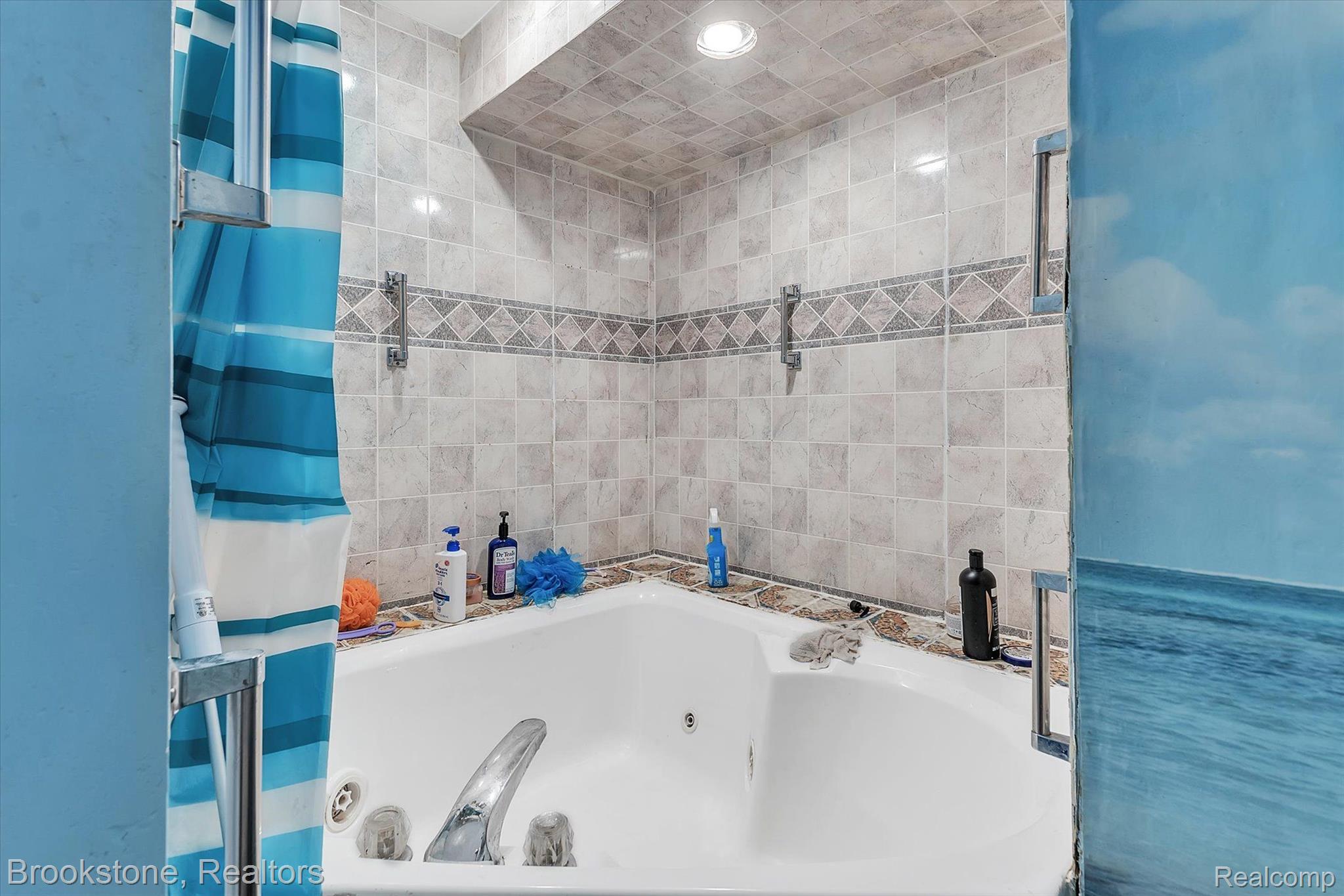 26410 Haggerty Road New Boston, MI 48164 - Photo 25 of 42 Gallery Image 25