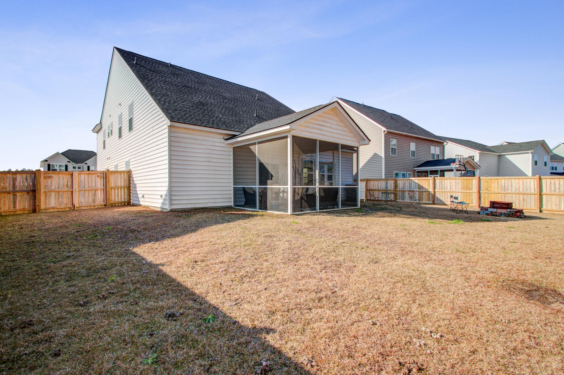 408 Spanish Wells Road Summerville, SC 29486 - Photo 11 of 38 408 Spanish wells rd, Summerville SC (4)