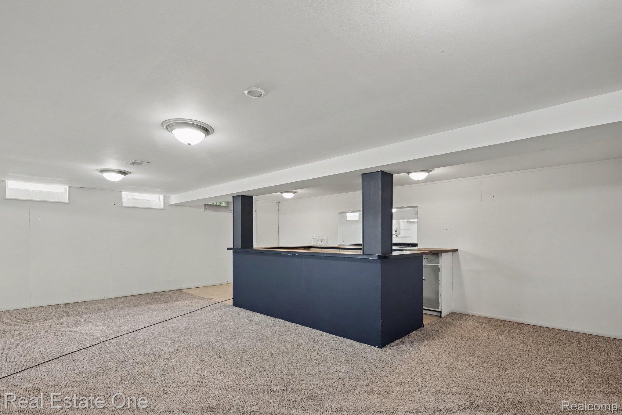 11584 Chicago Road Warren, MI 48093 - Photo 31 of 57 031_file_3500.jpg