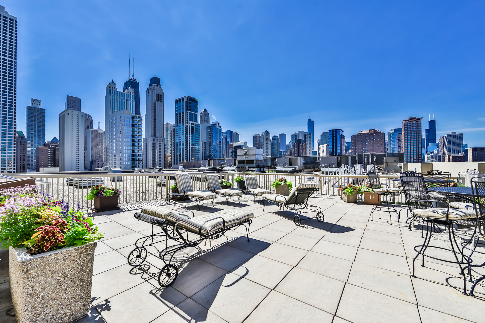 111 West Maple Street, Unit 3104 Chicago, IL 60610 - Photo 23 of 25