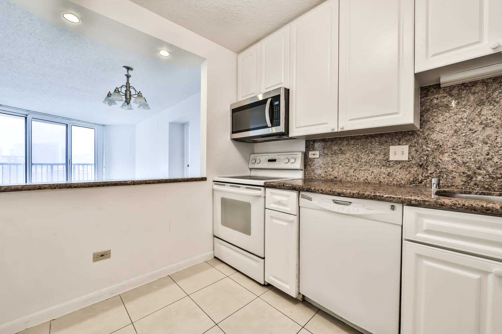 111 West Maple Street, Unit 3104 Chicago, IL 60610 - Photo 5 of 25