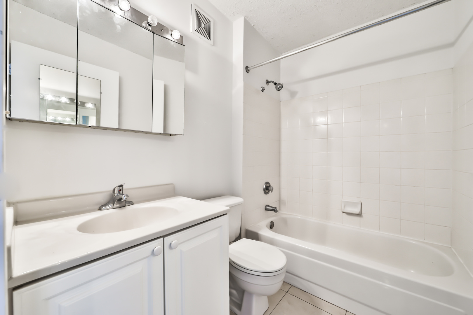 111 West Maple Street, Unit 3104 Chicago, IL 60610 - Photo 10 of 25