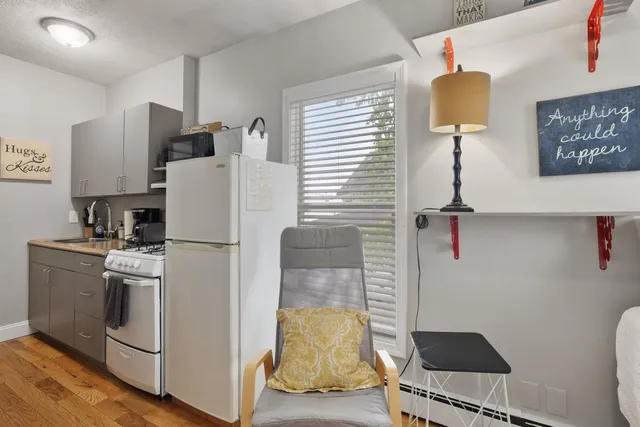 $1,799 | 792 Grove Street, Unit 5, Manchester, NH 03103