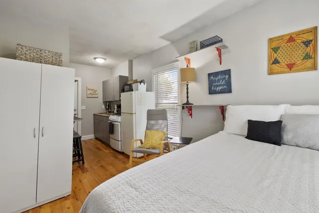 $1,799 | 792 Grove Street, Unit 5, Manchester, NH 03103