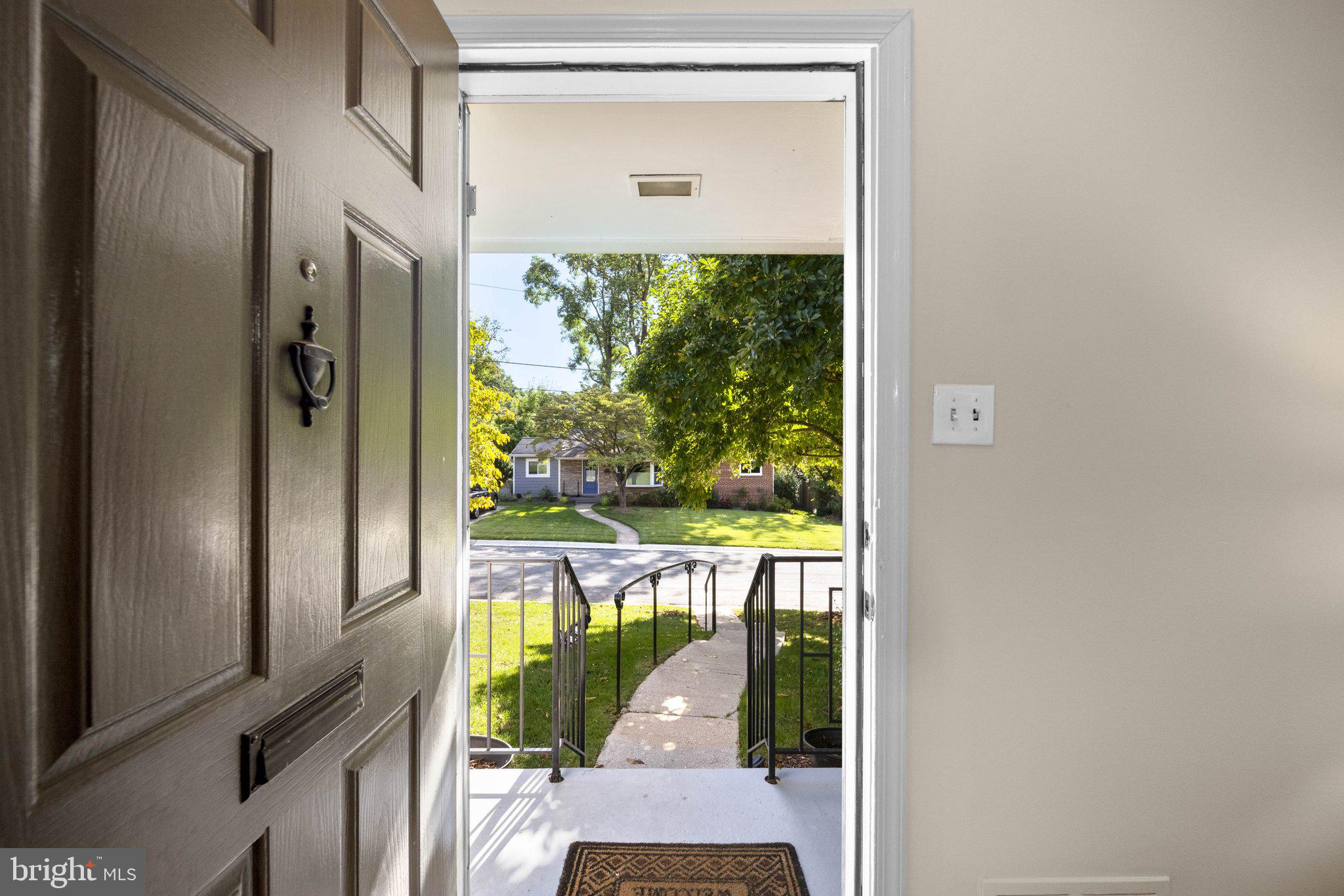 8412 Farrell Drive Chevy Chase, MD 20815 - Photo 4 of 45 Welcome !