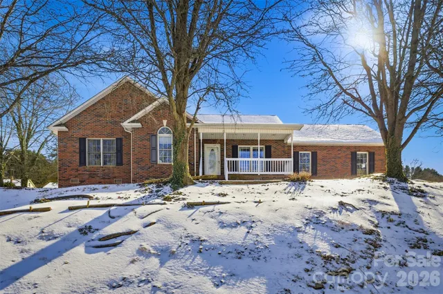 $310,000 | 2965 Lawrence Drive, Claremont, NC 28610