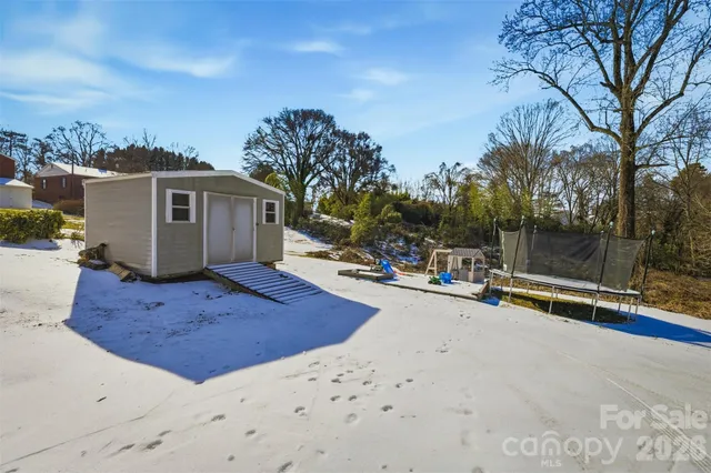 $310,000 | 2965 Lawrence Drive, Claremont, NC 28610