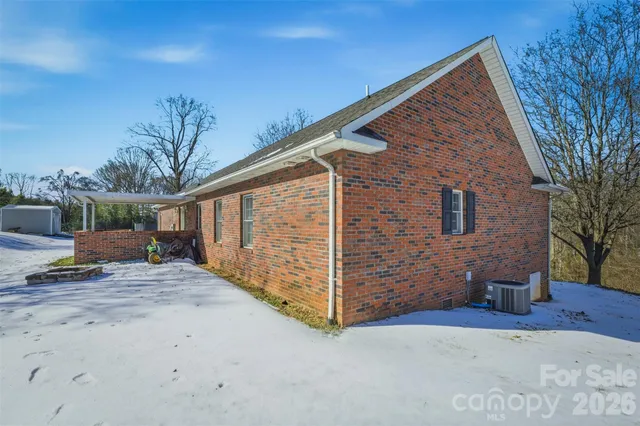 $310,000 | 2965 Lawrence Drive, Claremont, NC 28610