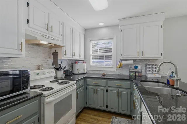 $310,000 | 2965 Lawrence Drive, Claremont, NC 28610