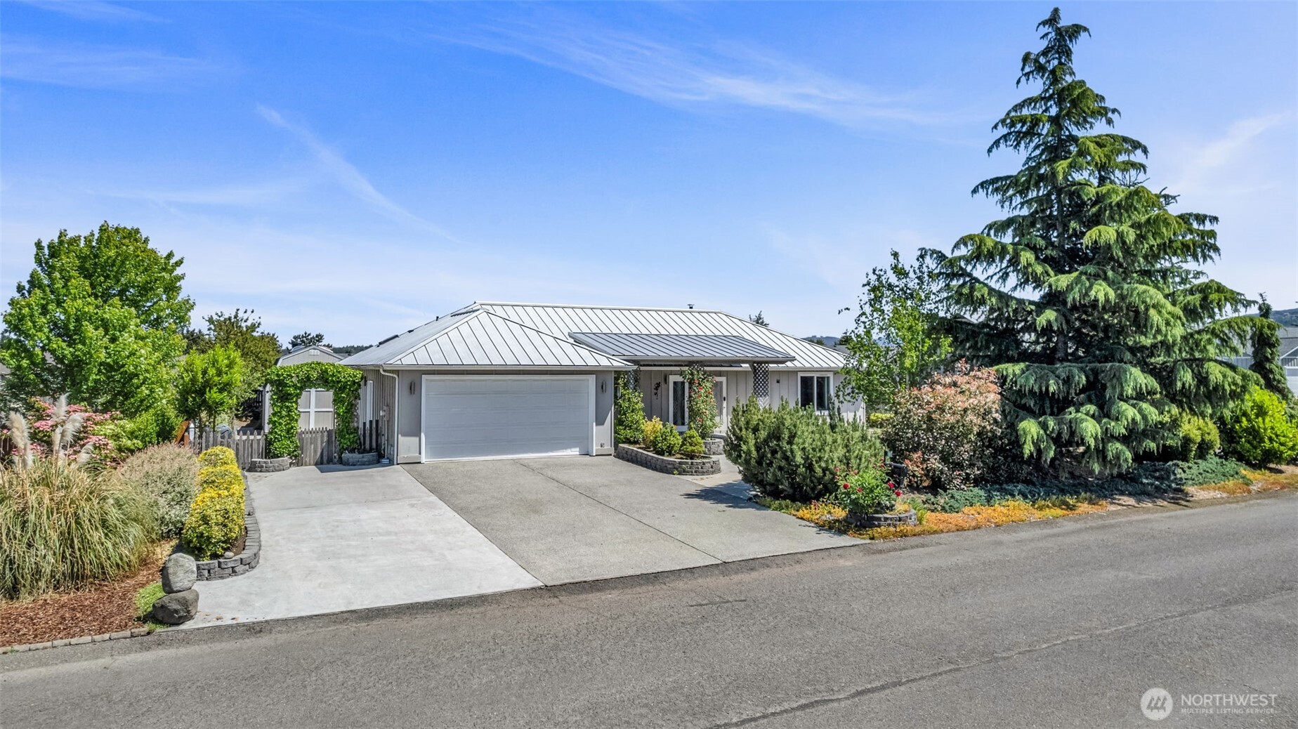 181 Duke Drive Sequim, WA 98382 - Photo 2 of 35