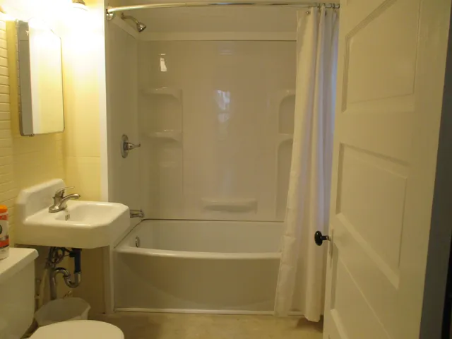 $1,700 | 38 B Berkley Street, Bethlehem, NH 03574