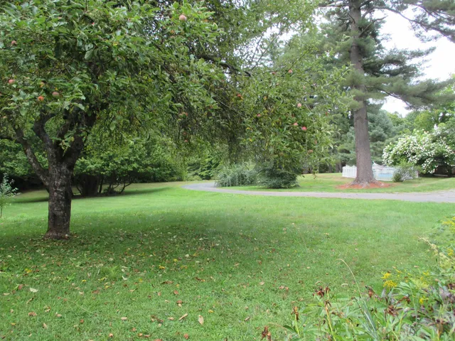 $1,700 | 38 B Berkley Street, Bethlehem, NH 03574