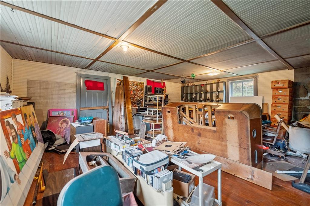 605 Lone Pine Road Washington, PA 15301 - Photo 28 of 39 a view of a tables and chairs in a room