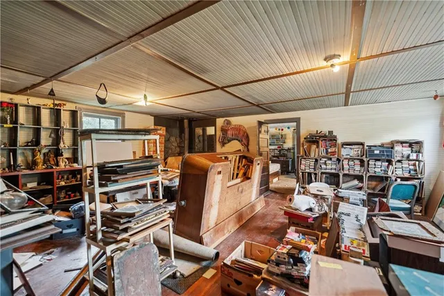 a view of an outdoor space