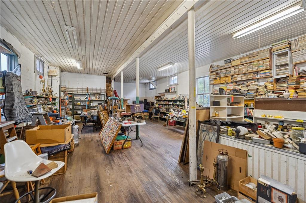 605 Lone Pine Road Washington, PA 15301 - Photo 3 of 39 a city view with sitting space and view of living room