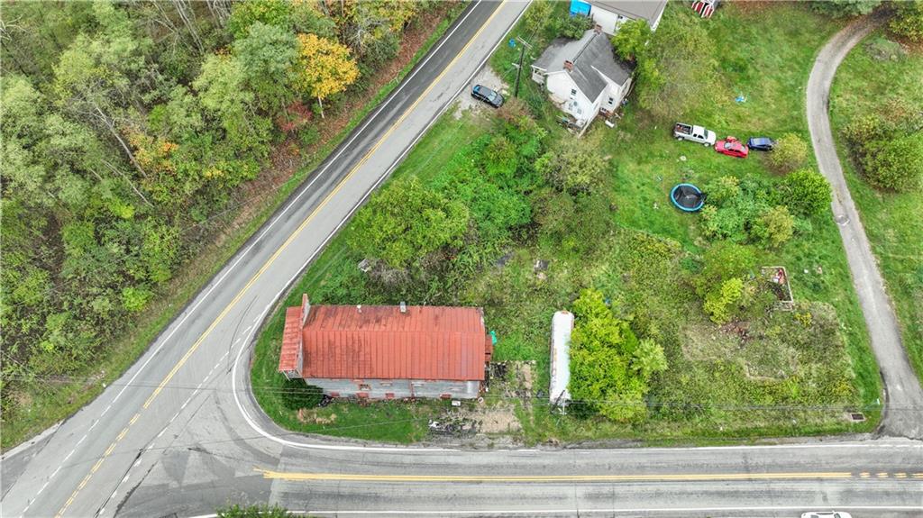605 Lone Pine Road Washington, PA 15301 - Photo 37 of 39 a view of a yard with plants