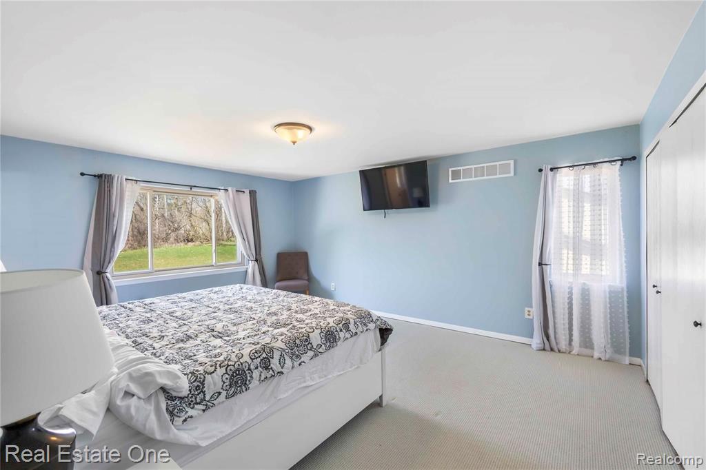 702 Ten Point Drive Rochester Hills, MI 48309 - Photo 22 of 34